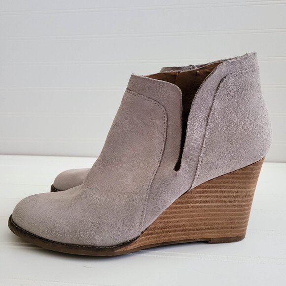 Lucky Brand Boots Size 8 Light Gray Yabba Ankle Booties Cut Out Side Zip Wedge - Picture 2 of 16
